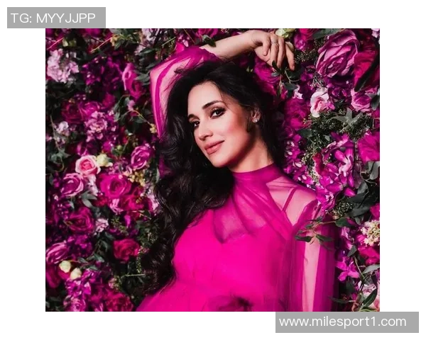 霍福德的妻子：多米尼加首位环球小姐身高188才貌双全令人艳羡