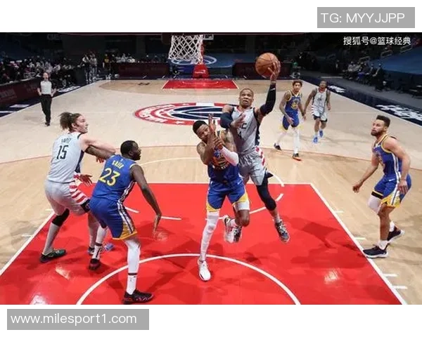 沃特森表现出色10投7中砍下21分赛场正负值高达17分