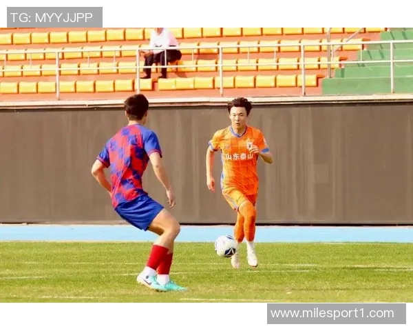 山东泰山B队在热身赛中以3比2战胜泰安天贶展现出强劲实力与团队默契