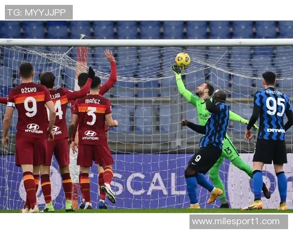 前意甲裁判解析国米点球判罚与帕夫洛维奇黄牌的合理性 前意甲裁判解析国米点球判罚与帕夫洛维奇黄牌的合理性