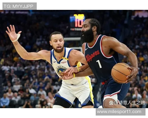 岁月如歌白发渐显詹姆斯与库里媒体日采访照引发球迷感慨