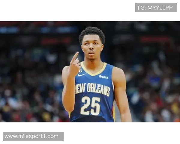 特雷墨菲半场表现抢眼11投6中斩获15分1篮板3抢断展现实力 特雷墨菲半场表现抢眼11投6中斩获15分1篮板3抢断展现实力