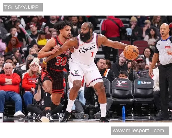 快船领先两位数胜率低迷21分优势也难保胜局引发担忧